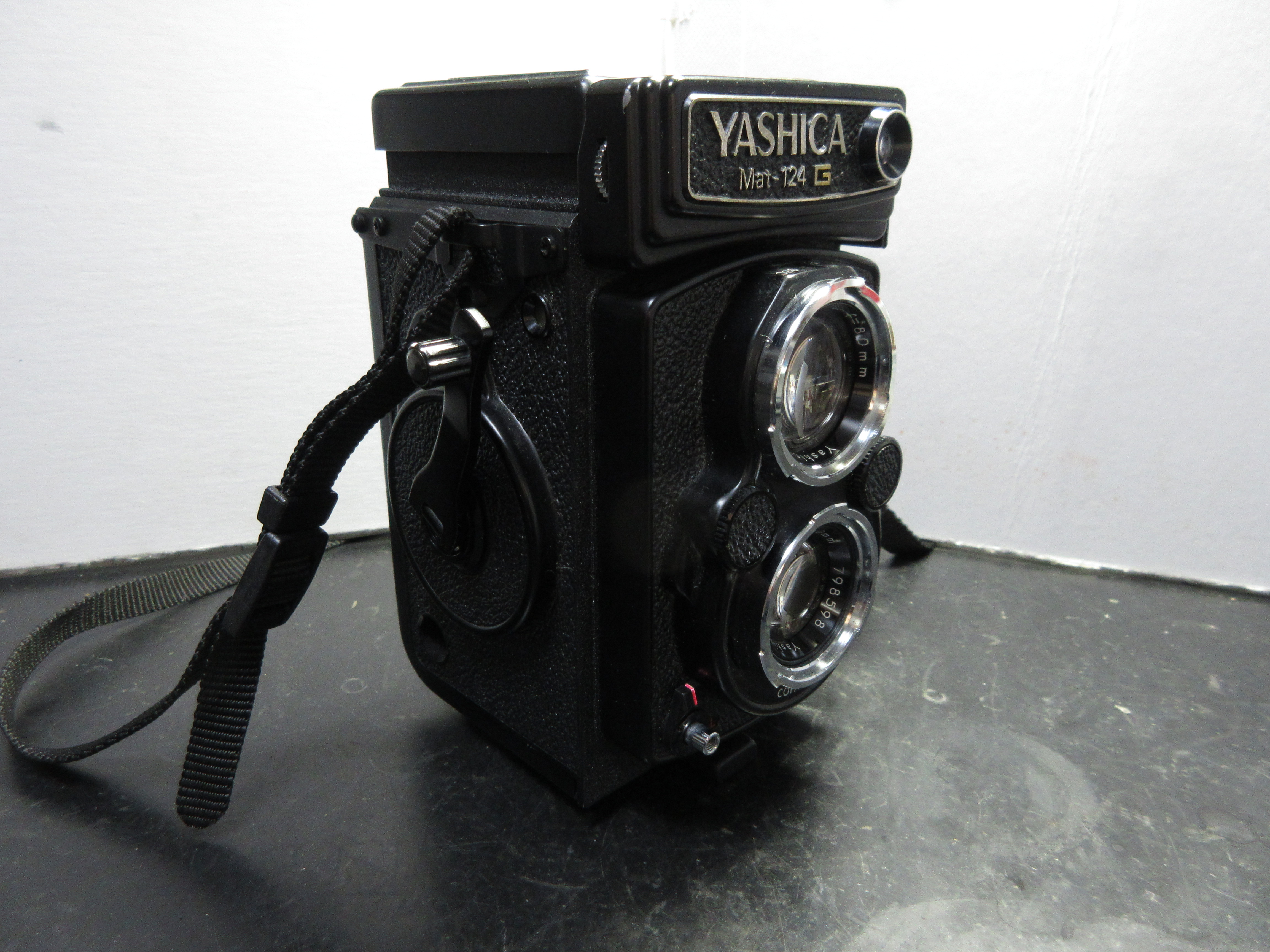 値下げしました【 YASHICA 】Mat-124Ｇ  二眼レフ　レトロ一応ズ―ム画像を追加しています